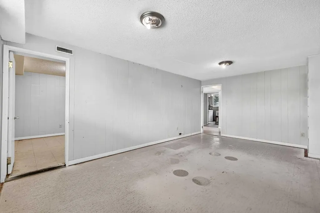 42 Huntford Close NE Calgary AB T2k 3Y6