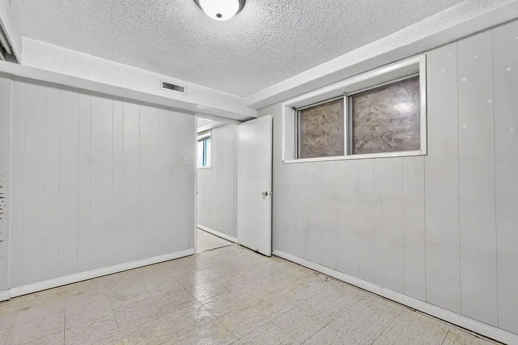 42 Huntford Close NE Calgary AB T2k 3Y6