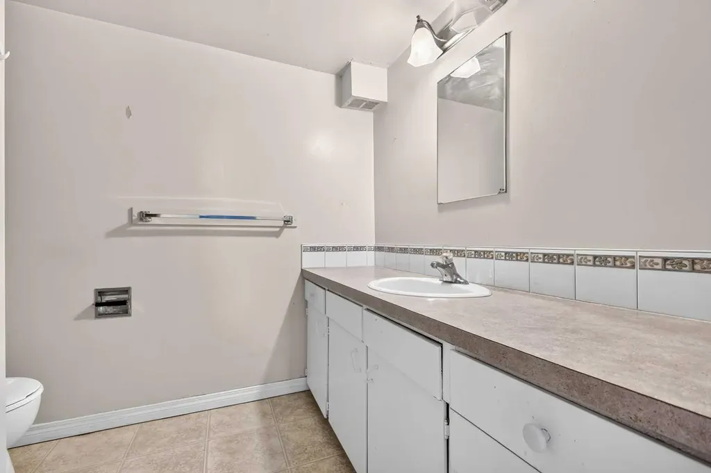 42 Huntford Close NE Calgary AB T2k 3Y6