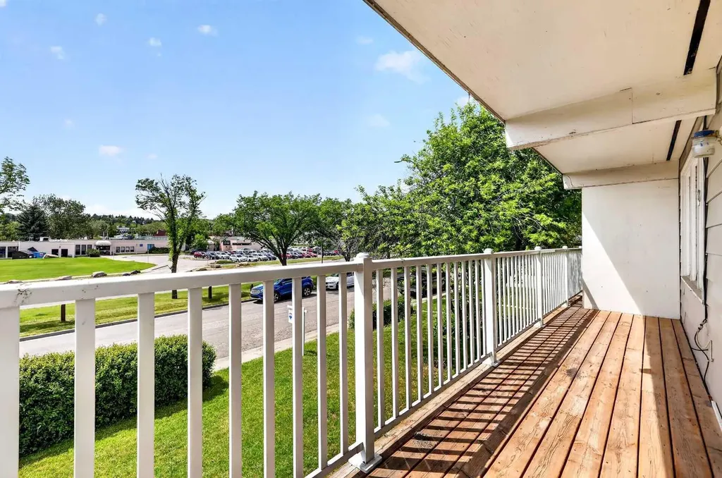 42 Huntford Close NE Calgary AB T2k 3Y6