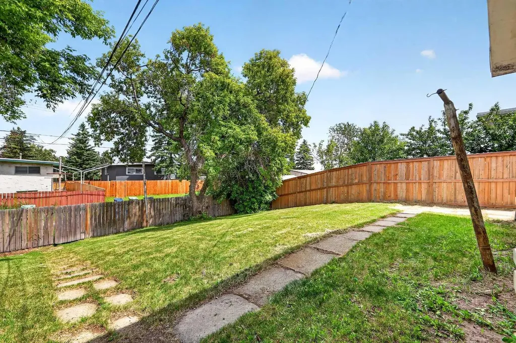 42 Huntford Close NE Calgary AB T2k 3Y6
