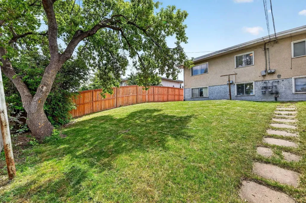 42 Huntford Close NE Calgary AB T2k 3Y6