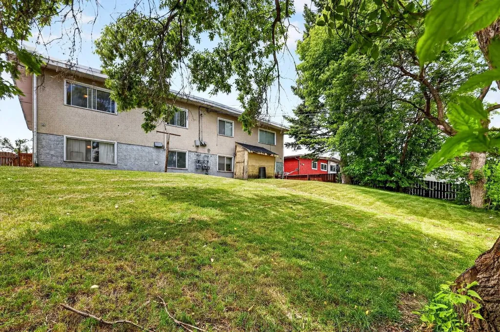 42 Huntford Close NE Calgary AB T2k 3Y6