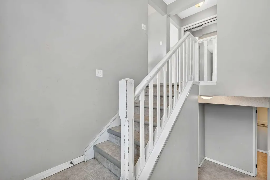 42 Huntford Close NE Calgary AB T2k 3Y6