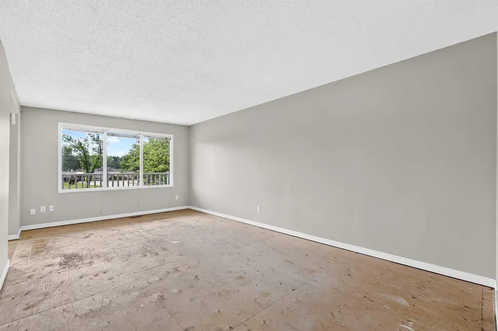 42 Huntford Close NE Calgary AB T2k 3Y6