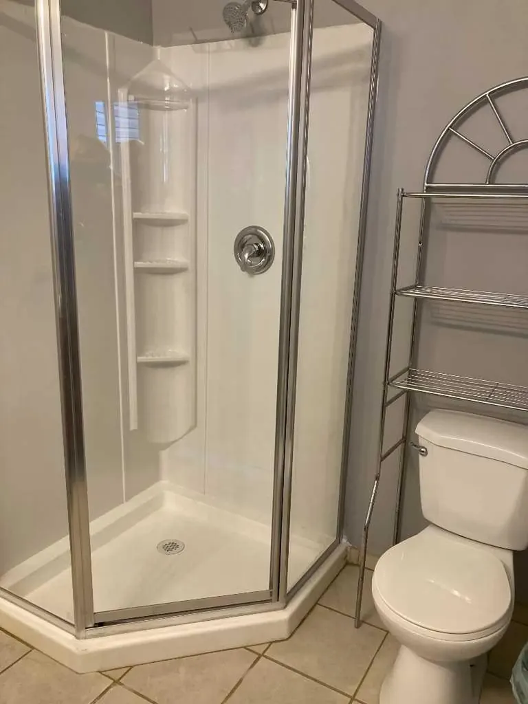 2457 22a Street NW Calgary AB T2M 3X8