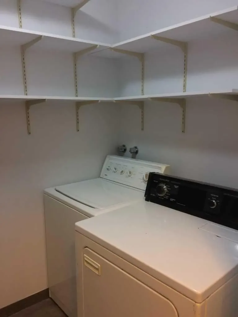 2457 22a Street NW Calgary AB T2M 3X8