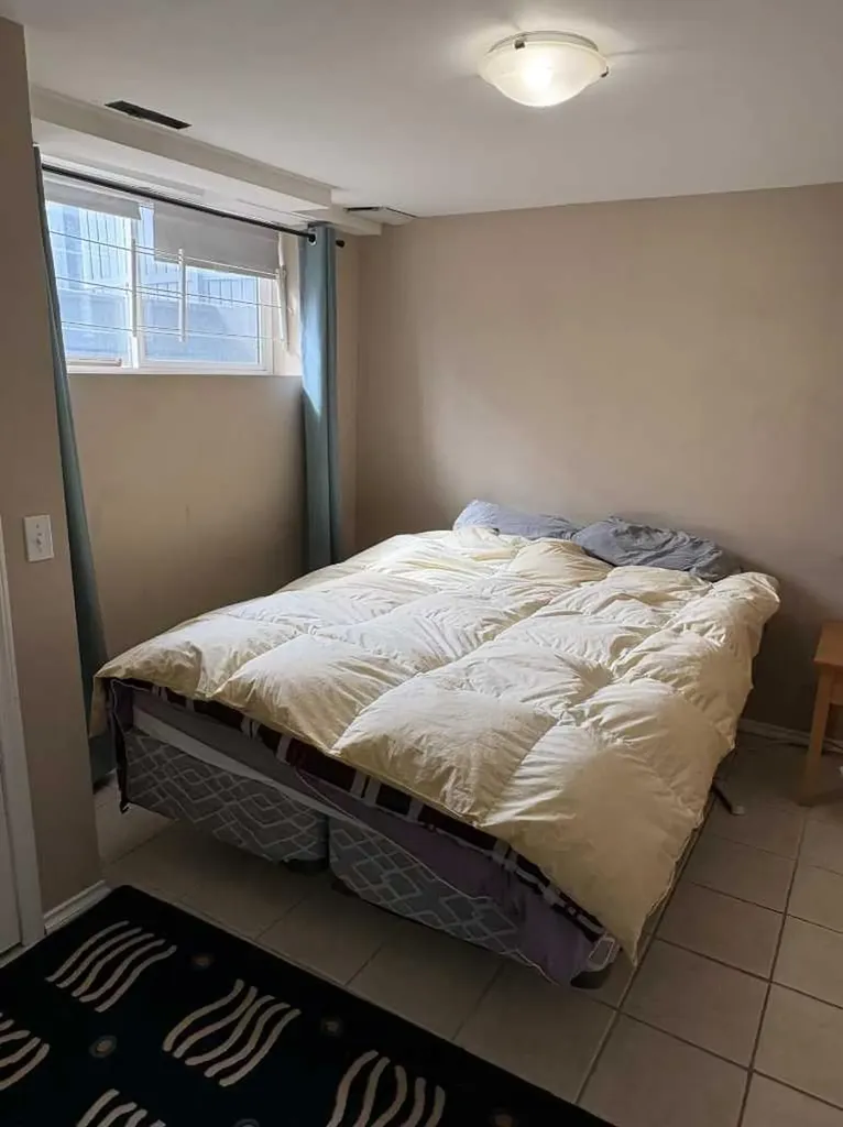2457 22a Street NW Calgary AB T2M 3X8