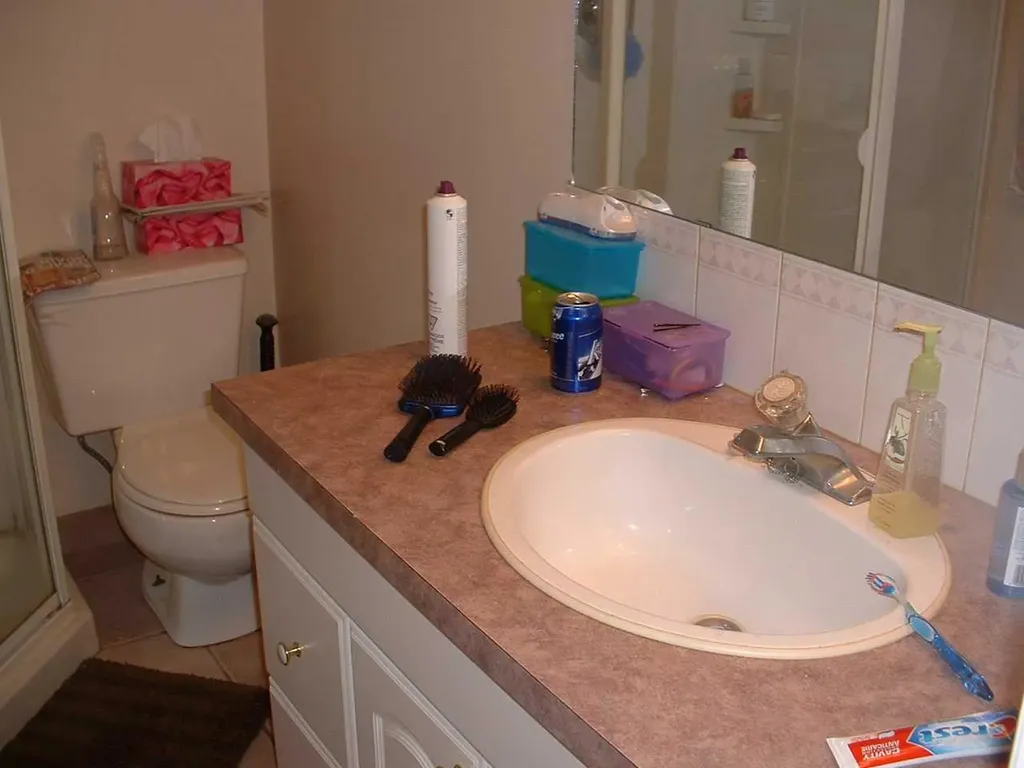 2457 22a Street NW Calgary AB T2M 3X8