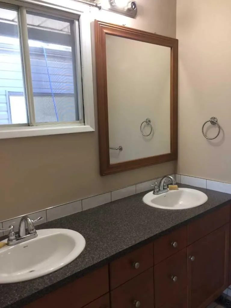2457 22a Street NW Calgary AB T2M 3X8