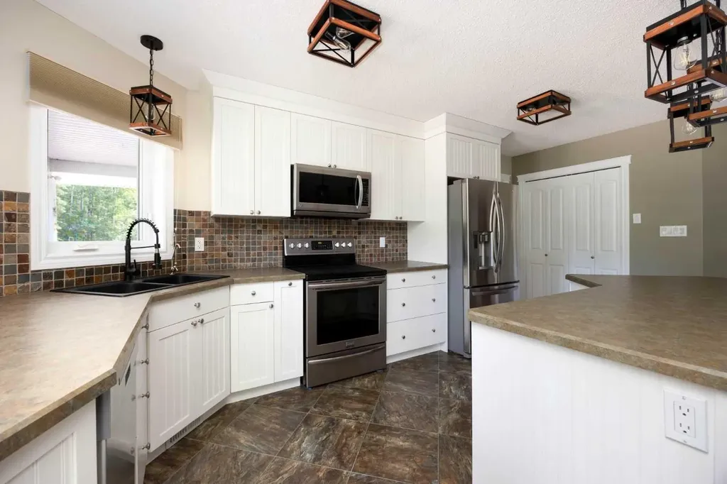 9 Bondiss Drive Rural Athabasca County AB T0A0M0