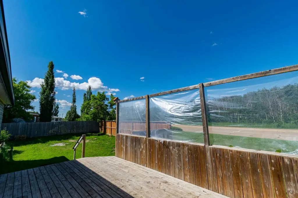 6013 54 Ave Close Stettler AB T0C 2L2