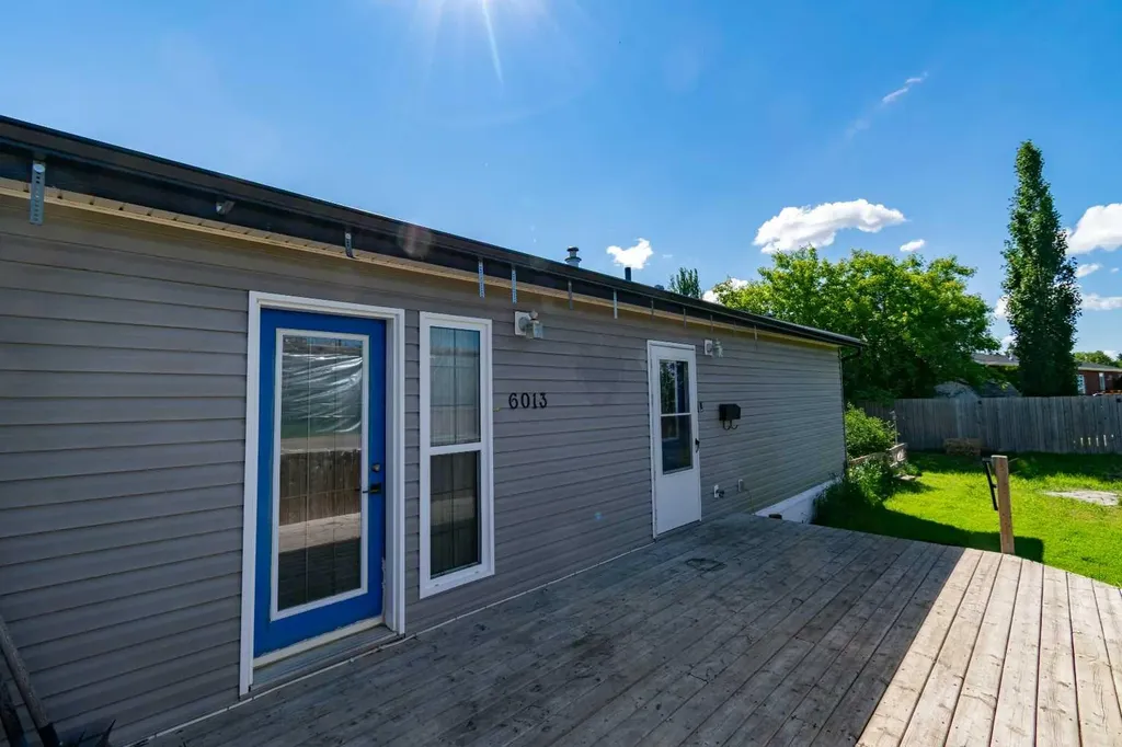 6013 54 Ave Close Stettler AB T0C 2L2