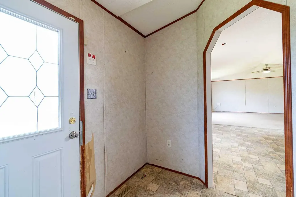 6013 54 Ave Close Stettler AB T0C 2L2