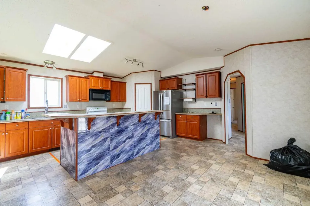 6013 54 Ave Close Stettler AB T0C 2L2
