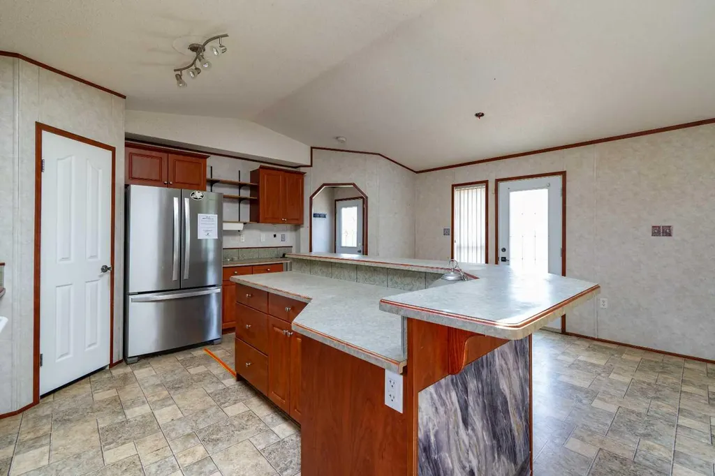 6013 54 Ave Close Stettler AB T0C 2L2