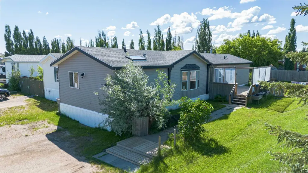 6013 54 Ave Close Stettler AB T0C 2L2