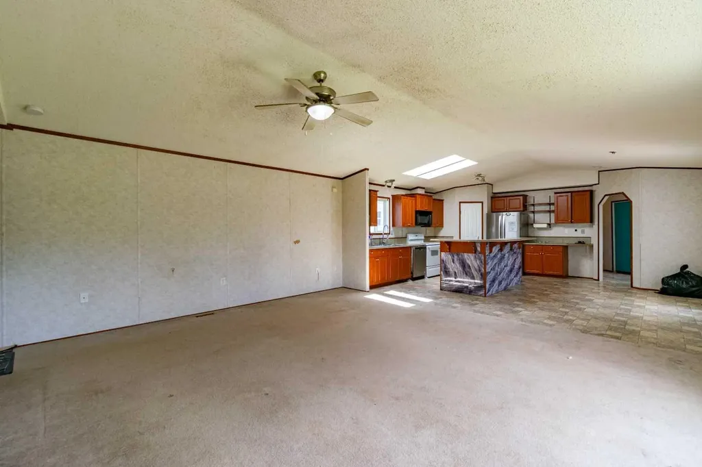 6013 54 Ave Close Stettler AB T0C 2L2