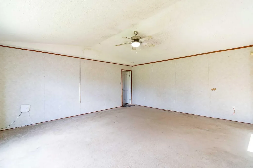 6013 54 Ave Close Stettler AB T0C 2L2