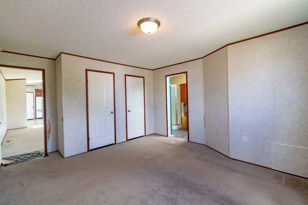 6013 54 Ave Close Stettler AB T0C 2L2