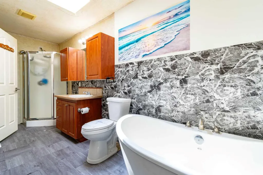 6013 54 Ave Close Stettler AB T0C 2L2