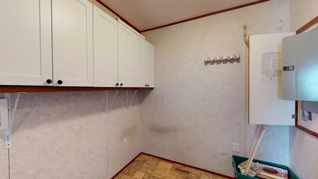 6013 54 Ave Close Stettler AB T0C 2L2