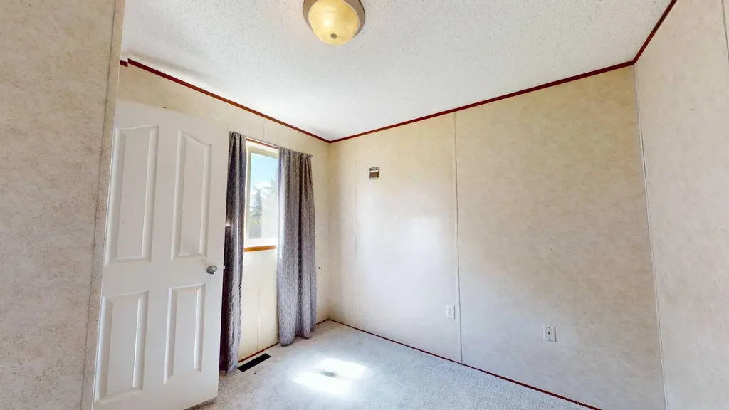 6013 54 Ave Close Stettler AB T0C 2L2