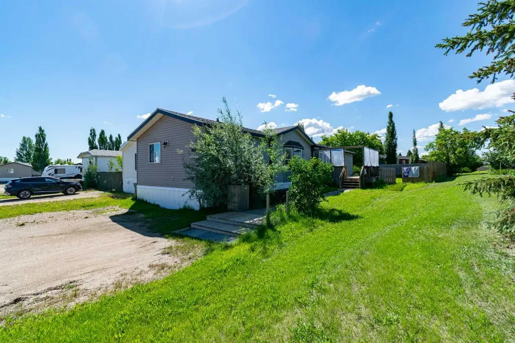 6013 54 Ave Close Stettler AB T0C 2L2