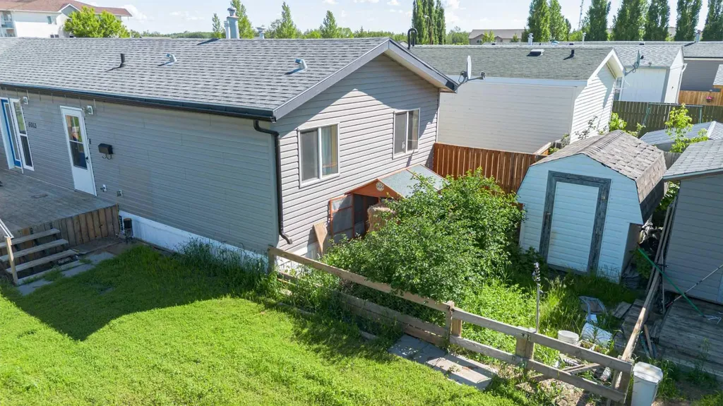 6013 54 Ave Close Stettler AB T0C 2L2