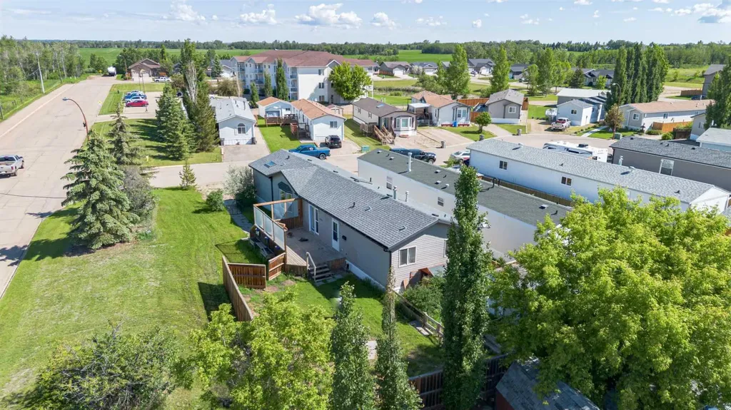 6013 54 Ave Close Stettler AB T0C 2L2