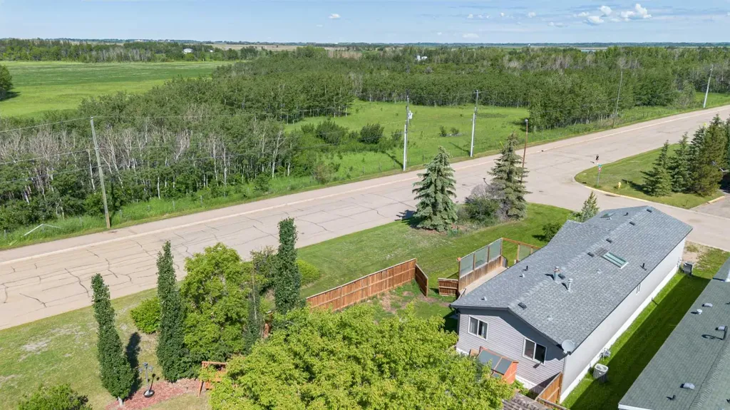 6013 54 Ave Close Stettler AB T0C 2L2