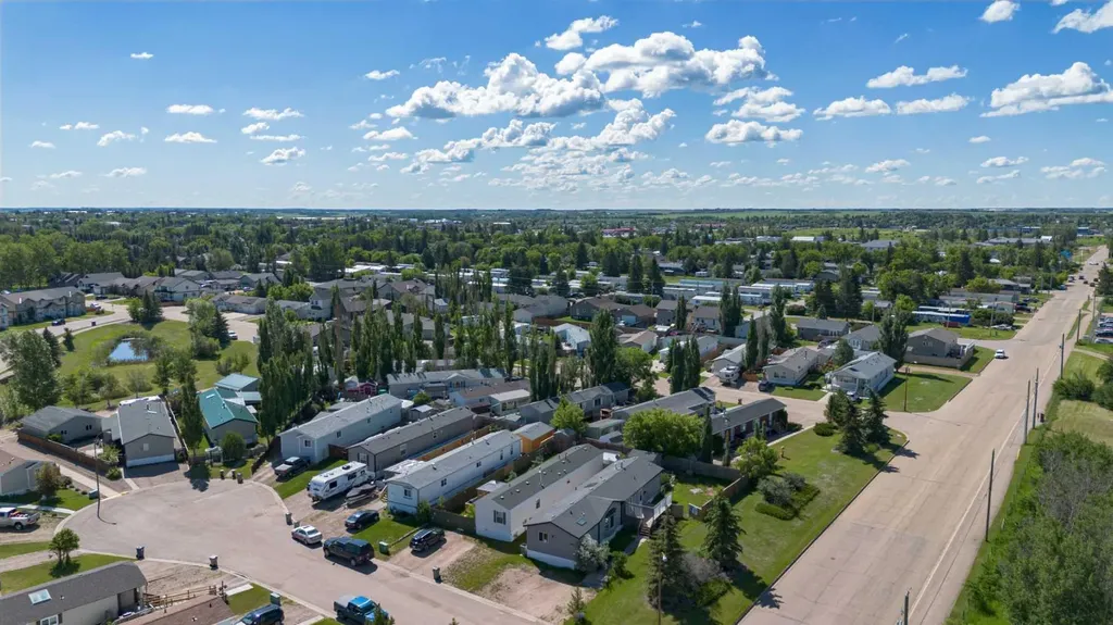 6013 54 Ave Close Stettler AB T0C 2L2