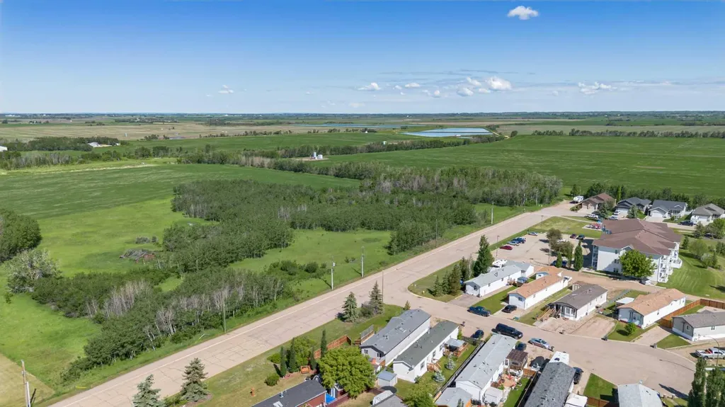 6013 54 Ave Close Stettler AB T0C 2L2