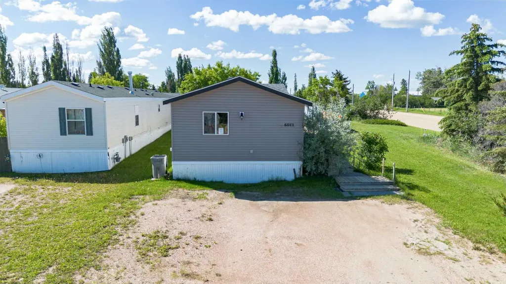 6013 54 Ave Close Stettler AB T0C 2L2
