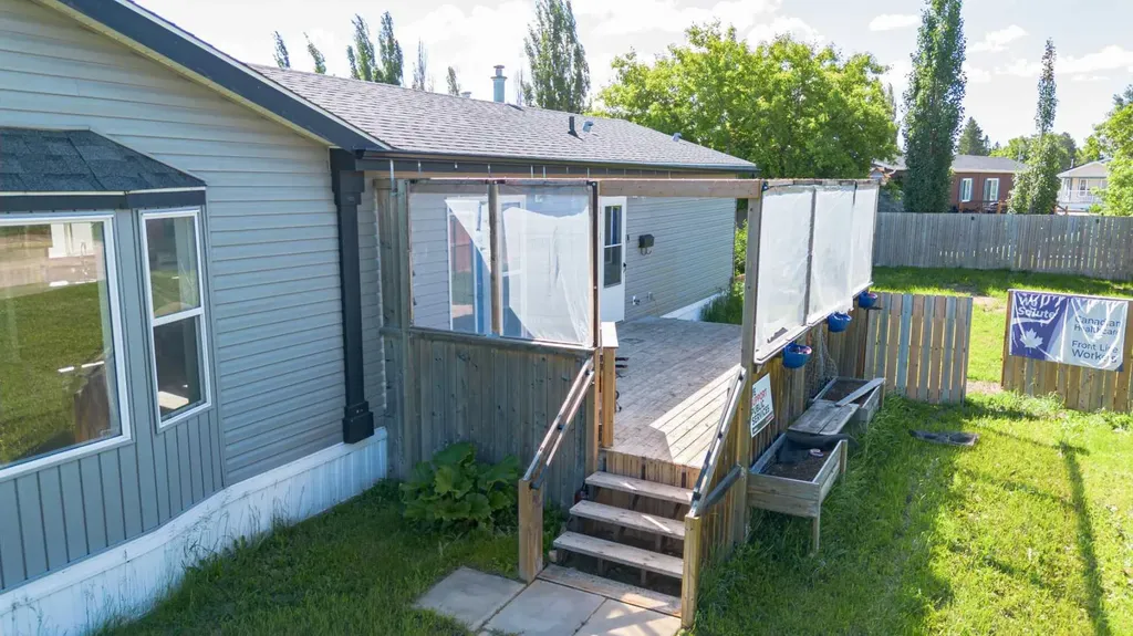 6013 54 Ave Close Stettler AB T0C 2L2