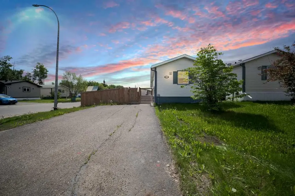 101 Hoehne Street Fort Mcmurray AB T9K 2K8