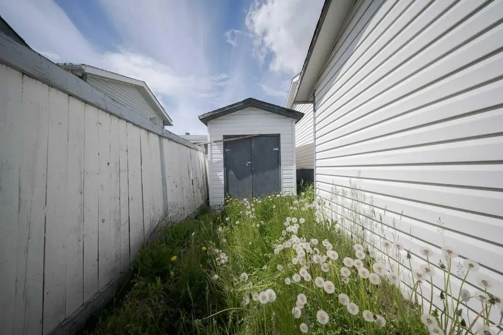 101 Hoehne Street Fort Mcmurray AB T9K 2K8