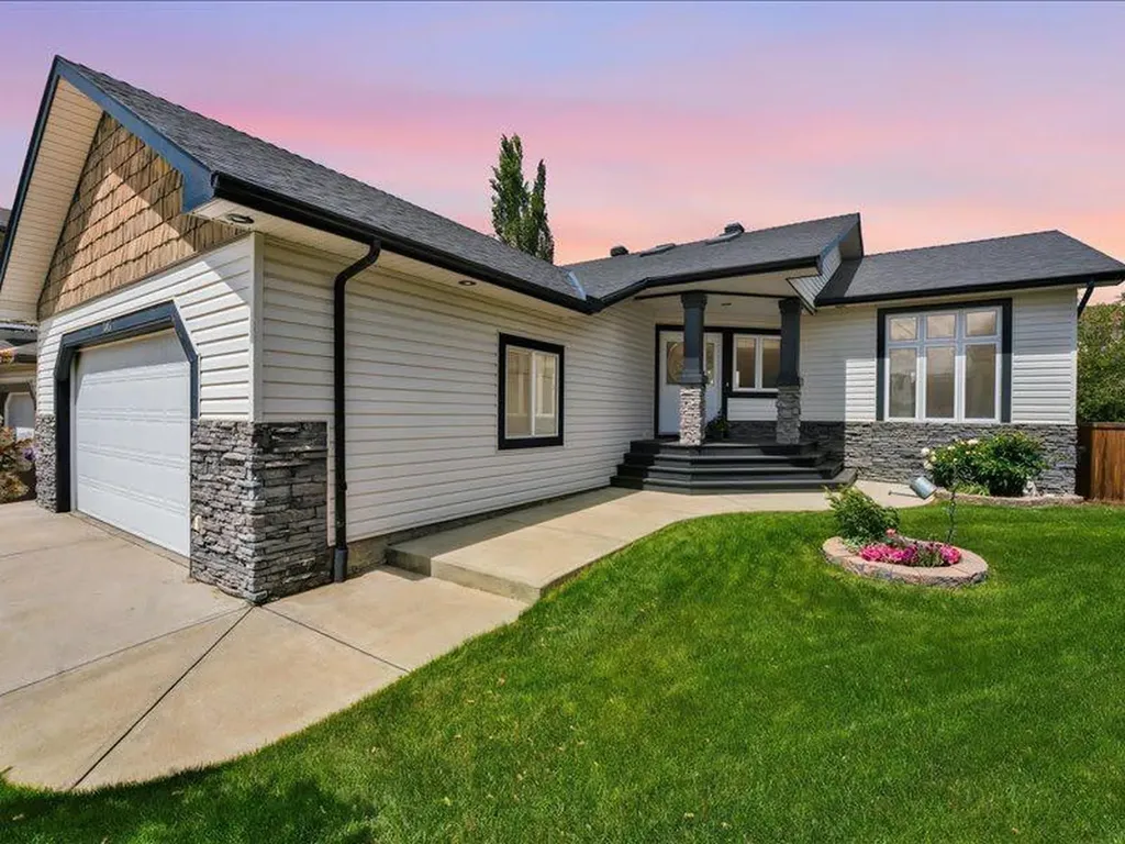 147 Cove Place Chestermere AB t1x1j6