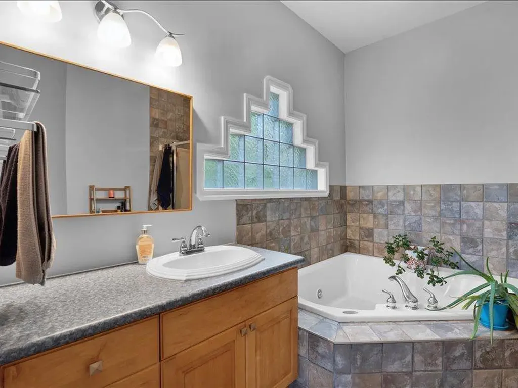 147 Cove Place Chestermere AB t1x1j6