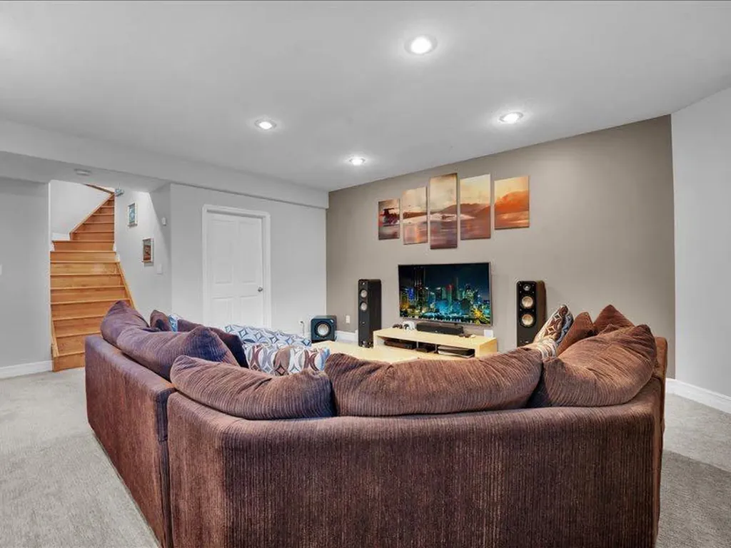 147 Cove Place Chestermere AB t1x1j6