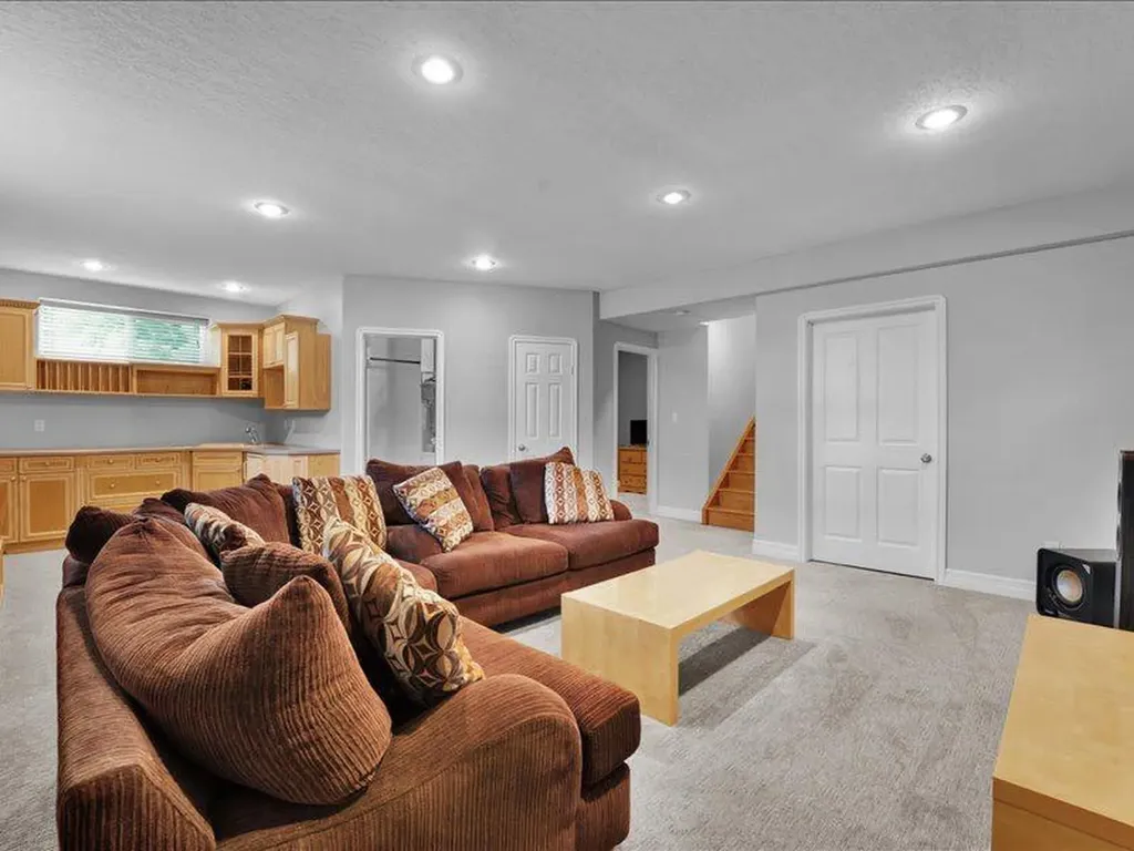 147 Cove Place Chestermere AB t1x1j6