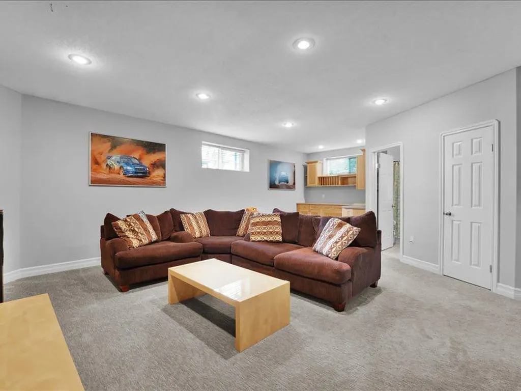 147 Cove Place Chestermere AB t1x1j6
