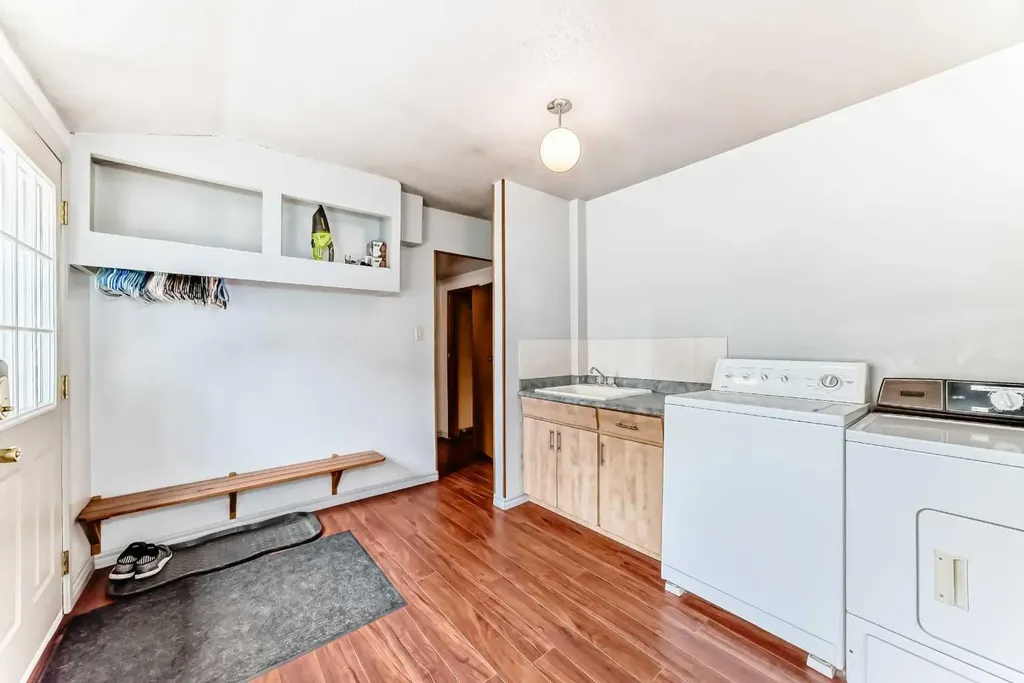 85 Elma Street W Okotoks AB T1S 1J9