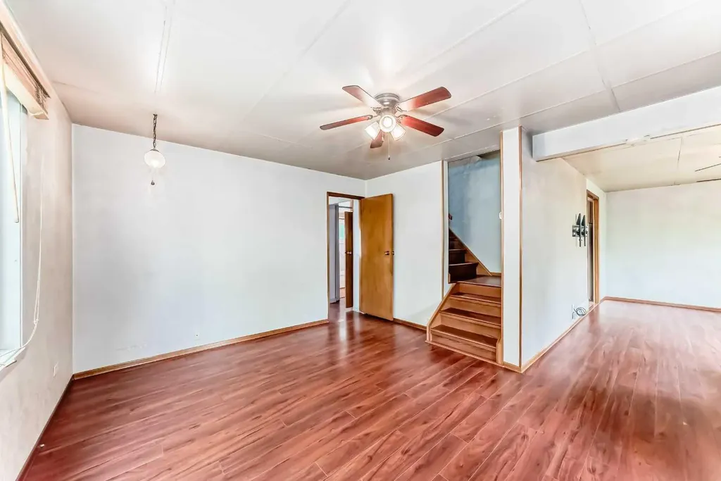 85 Elma Street W Okotoks AB T1S 1J9