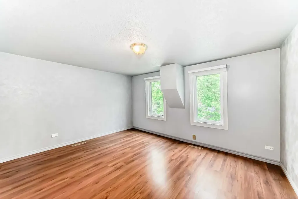 85 Elma Street W Okotoks AB T1S 1J9