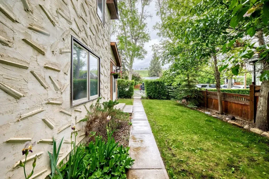 85 Elma Street W Okotoks AB T1S 1J9