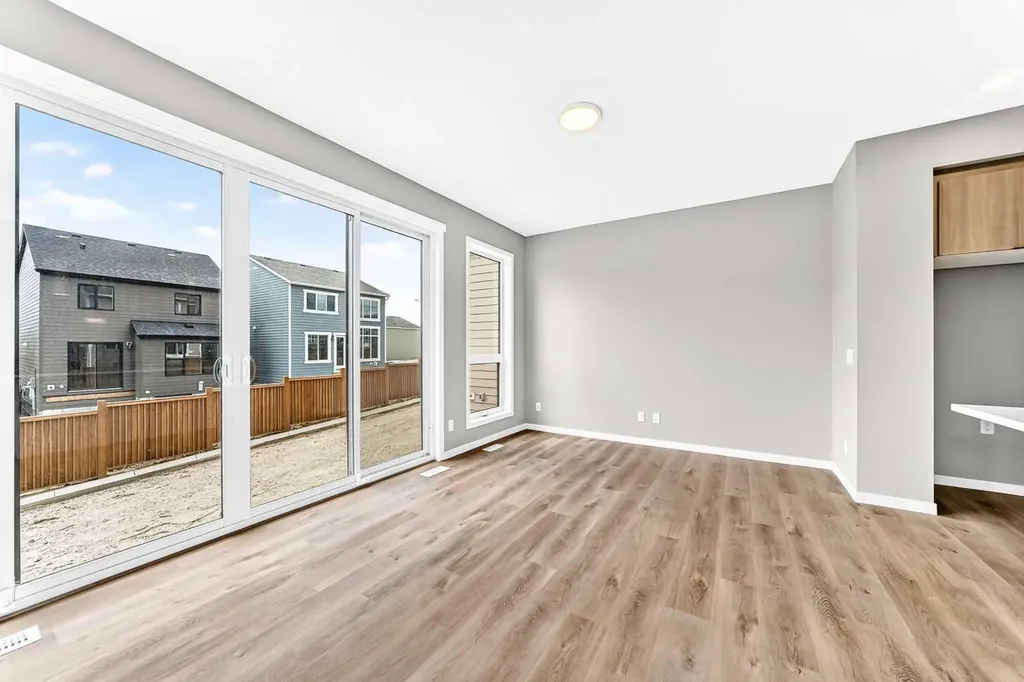1061 Sawgrass Link NW Airdrie AB T4B5V2