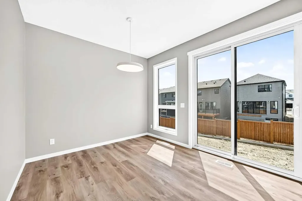 1061 Sawgrass Link NW Airdrie AB T4B5V2