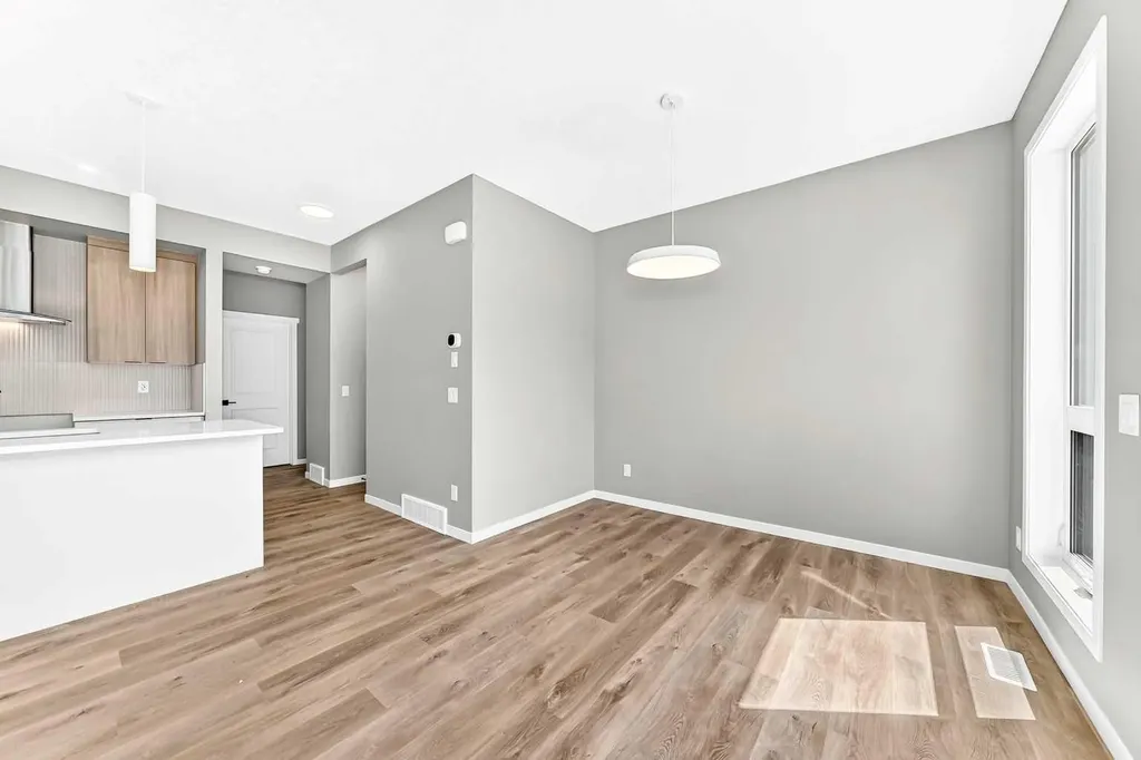 1061 Sawgrass Link NW Airdrie AB T4B5V2