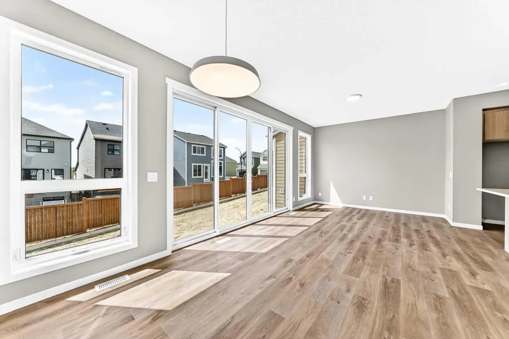 1061 Sawgrass Link NW Airdrie AB T4B5V2